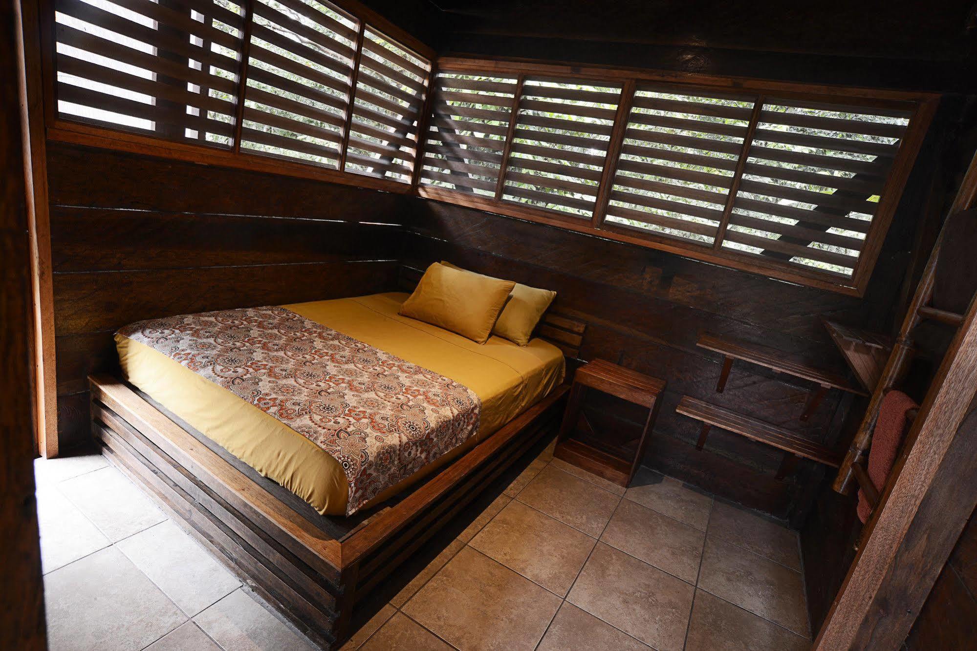 Jamu Lodge Puerto Montufar Luaran gambar