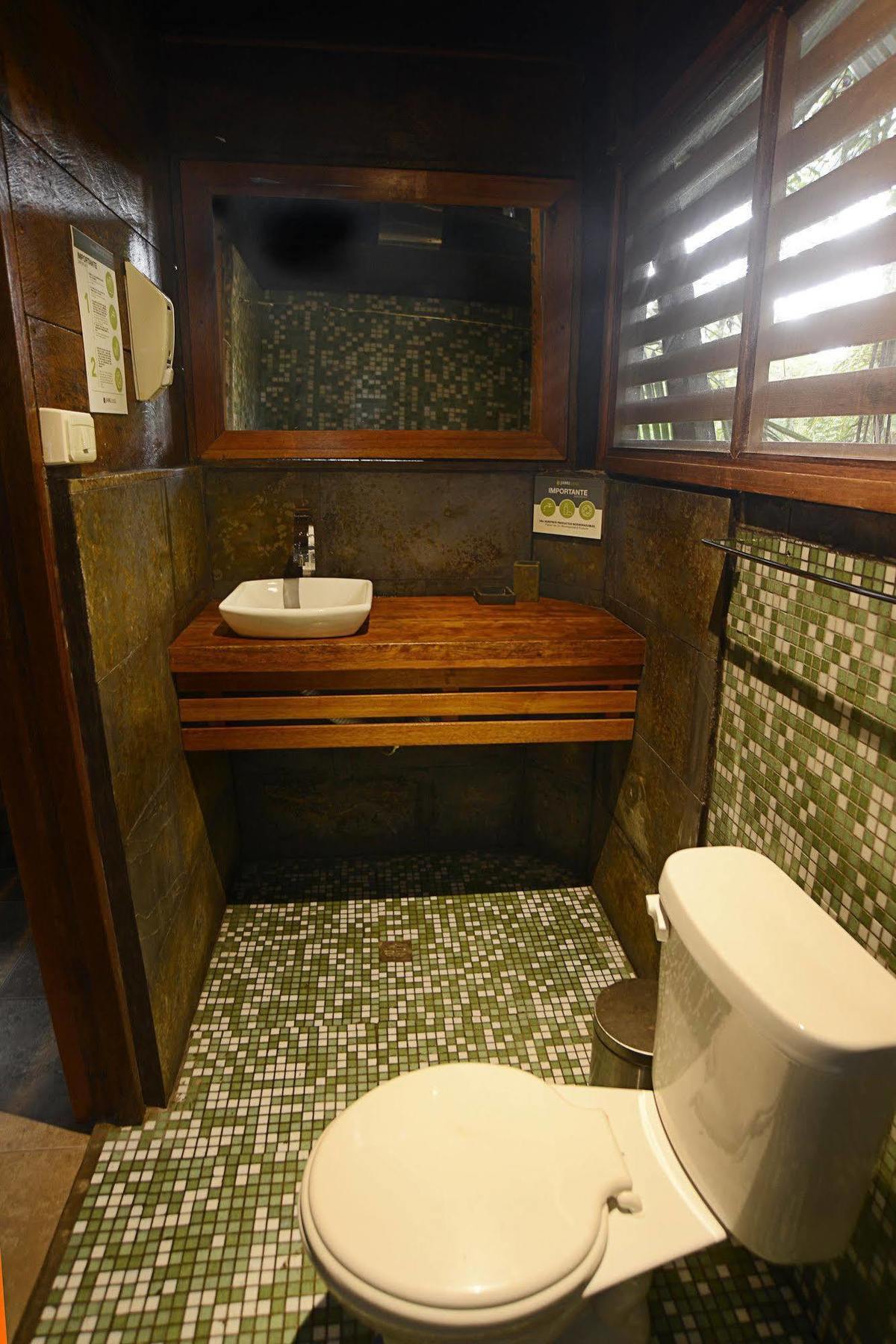 Jamu Lodge Puerto Montufar Luaran gambar