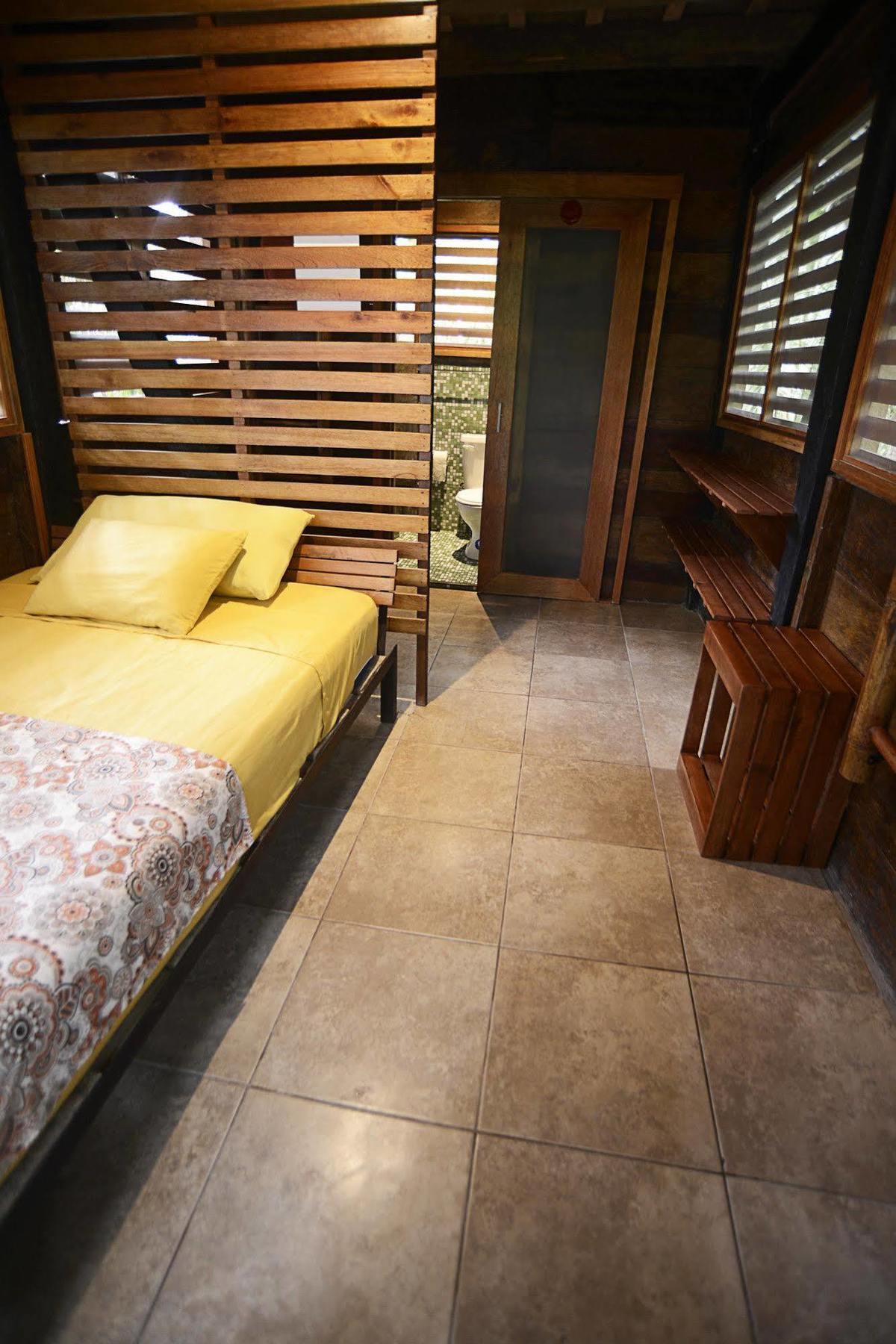 Jamu Lodge Puerto Montufar Luaran gambar